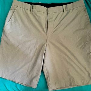 Nike golf shorts size 40